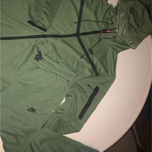 Men’s Nike Tech Hoodies